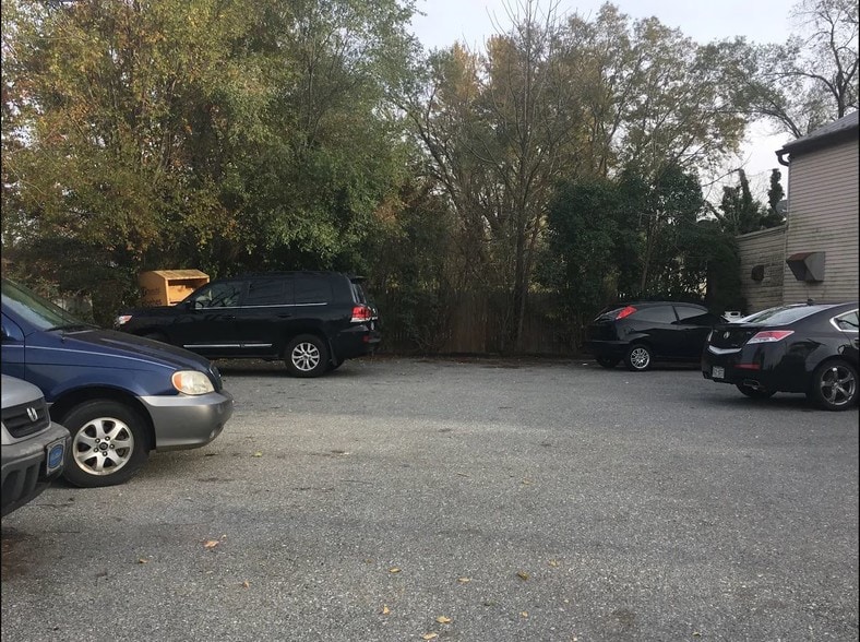 304 N Buckmarsh St, Berryville, VA for sale - Building Photo - Image 3 of 8