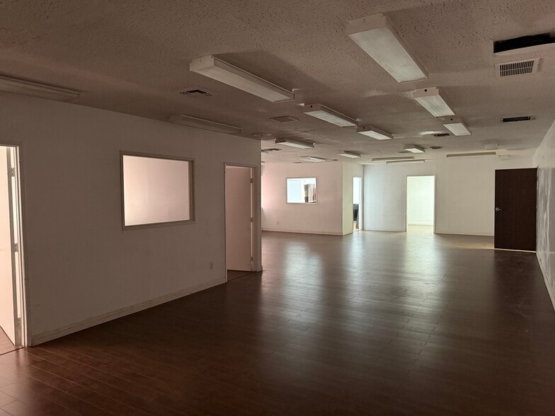3400 W 6th St, Los Angeles, CA for lease - Building Photo - Image 3 of 22