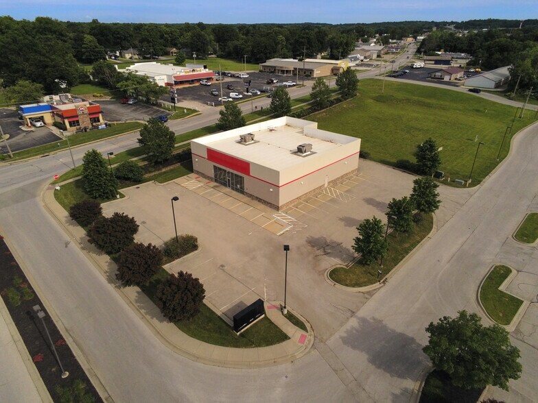 610 S Commercial St, Harrisonville, MO 64701