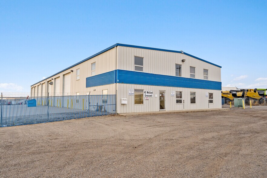 42 Mccool Cres, Crossfield, AB T0M 0S0