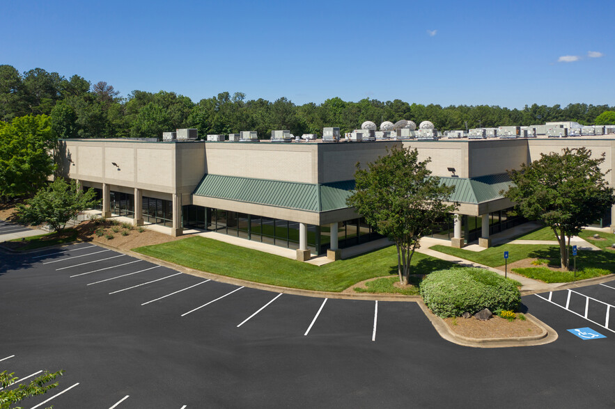 3871 Lakefield Dr, Suwanee, GA for lease - Building Photo - Image 2 of 4