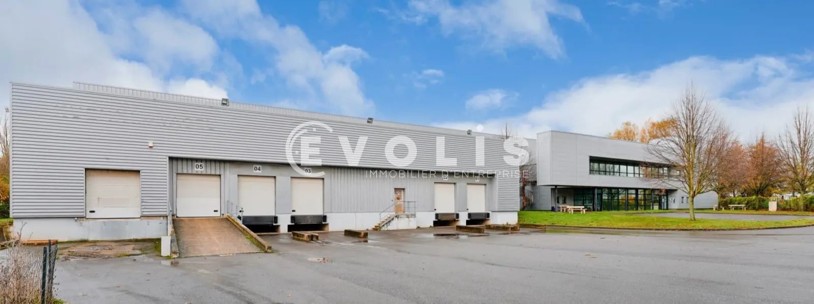 Office in Wissous for lease Building Photo- Image 1 of 11