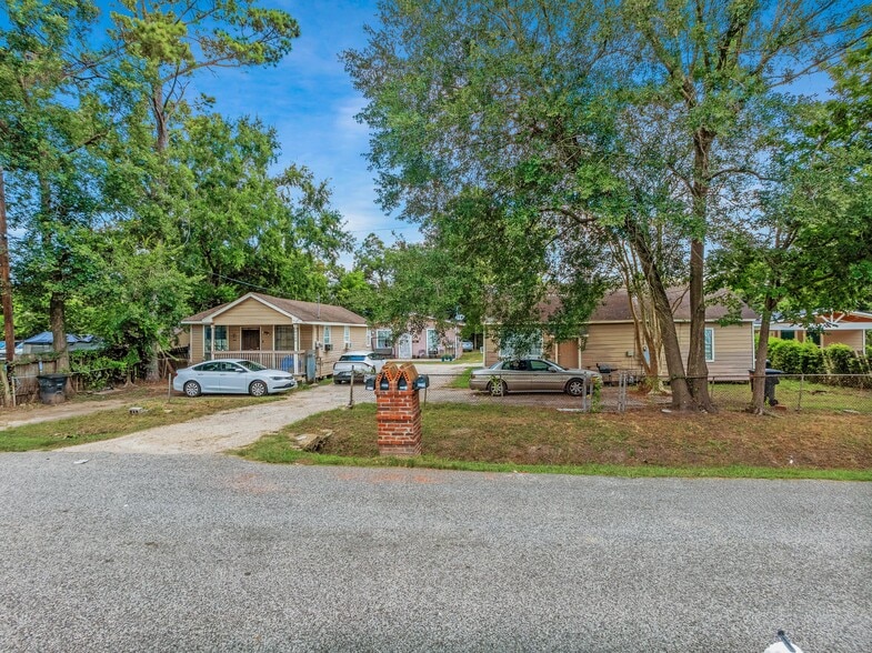4915 Fitch St, Houston, TX for sale - Building Photo - Image 3 of 13