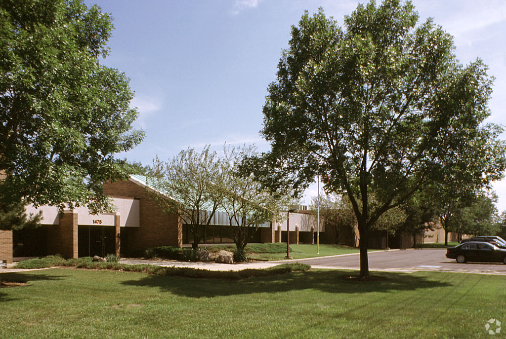 1475 S Wheeling Rd, Wheeling, IL for sale Primary Photo- Image 1 of 15