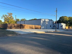 306 N Perry St, Palestine, TX for lease Building Photo- Image 1 of 10