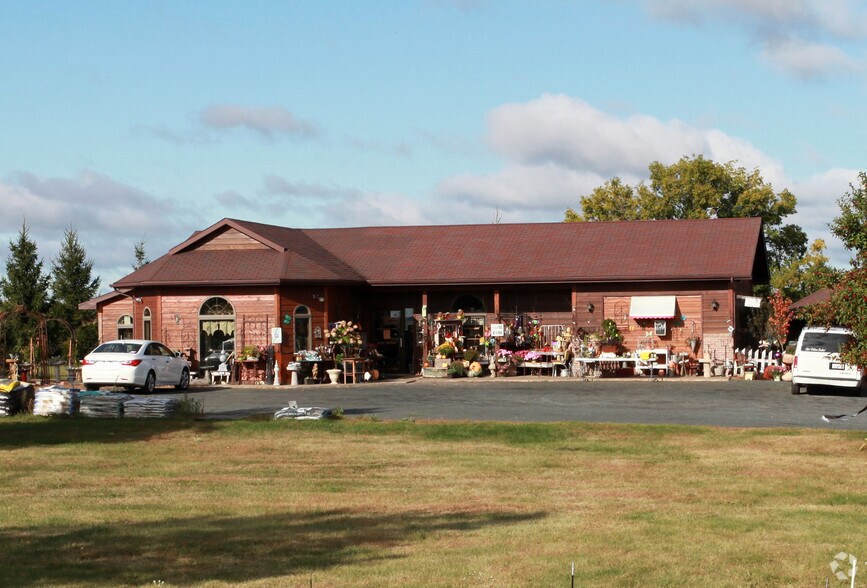 407 Cascade St S, Osceola, WI for sale - Primary Photo - Image 1 of 1