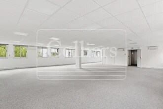 8 Rue Edouard Naud, Issy-les-Moulineaux for lease Interior Photo- Image 2 of 14