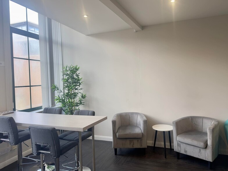 21-23 Castle Gate, Nottingham for lease - Interior Photo - Image 3 of 23