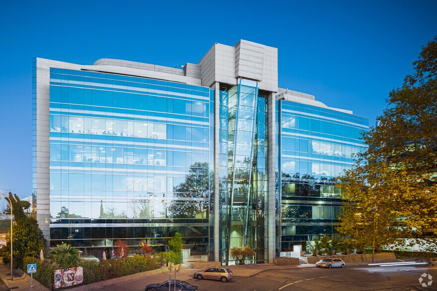 Calle de Eucalipto, 25, Madrid, Madrid for lease - Building Photo - Image 3 of 21