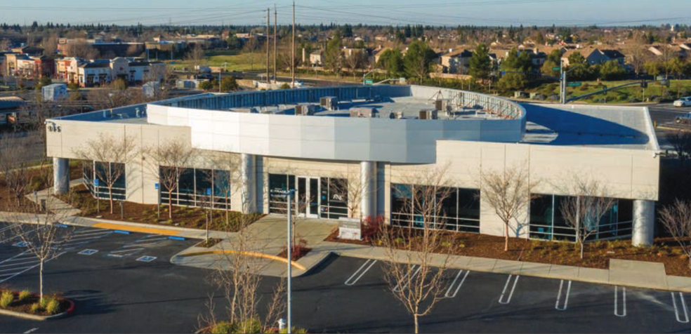 905 Highland Pointe Dr, Roseville, CA for lease - Building Photo - Image 1 of 7