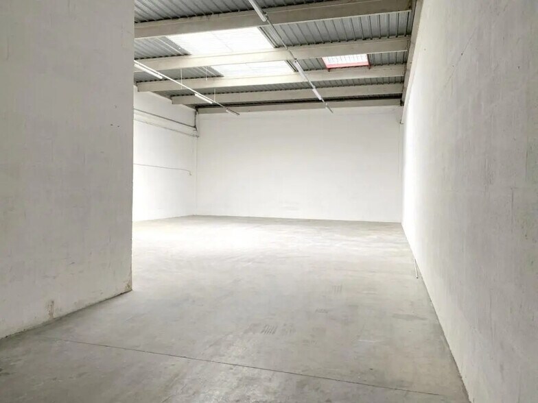 Flex in SAINT-OUEN-L'AUMONE for lease - Interior Photo - Image 2 of 22