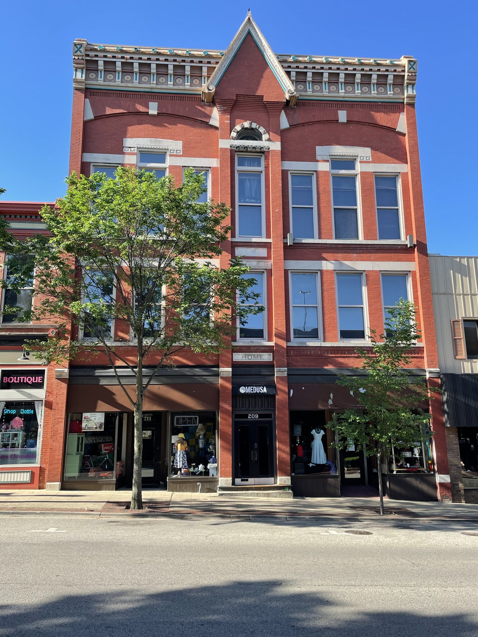 209-211 E Chicago St, Elgin, IL for sale Building Photo- Image 1 of 1