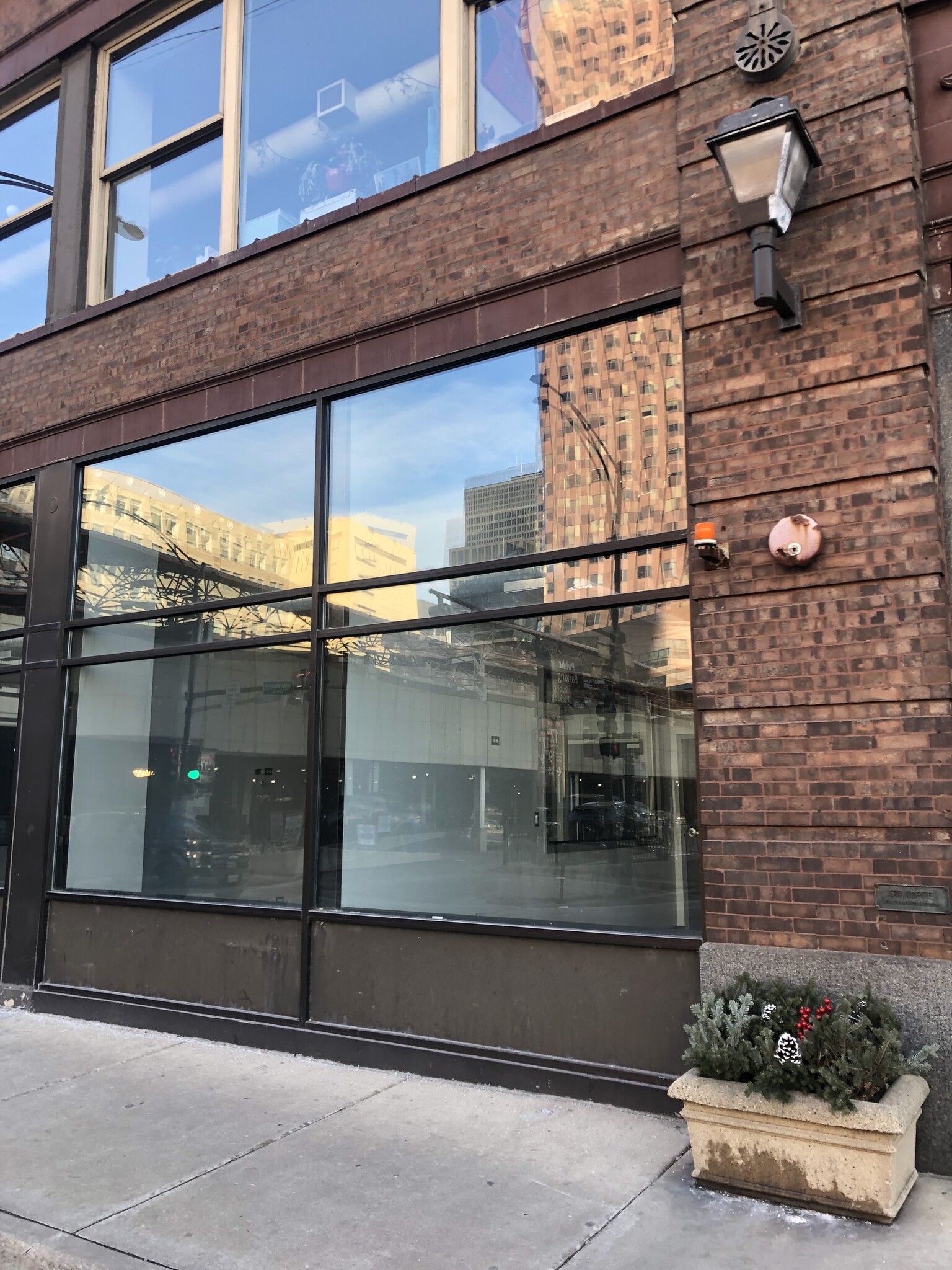 161 W Harrison St, Chicago, IL for lease Building Photo- Image 1 of 12