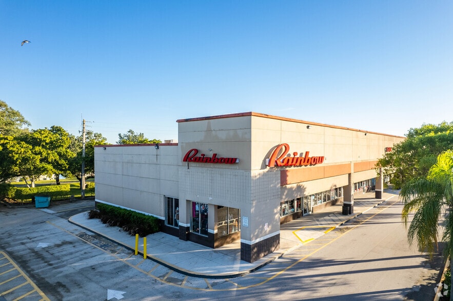 19925-19975 NW 2nd Ave, Miami, FL for lease - Building Photo - Image 2 of 9