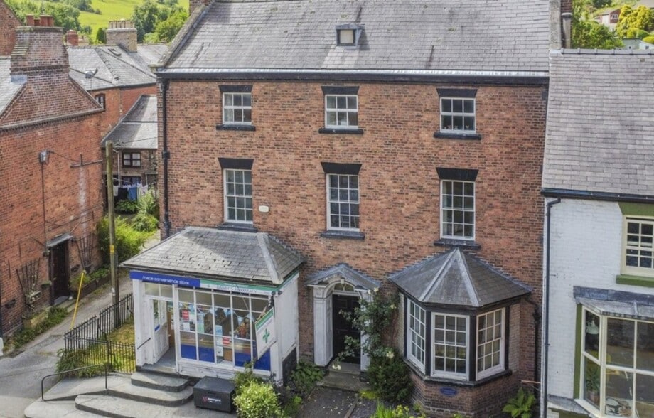 27 High St, Llanfyllin for sale - Building Photo - Image 3 of 8