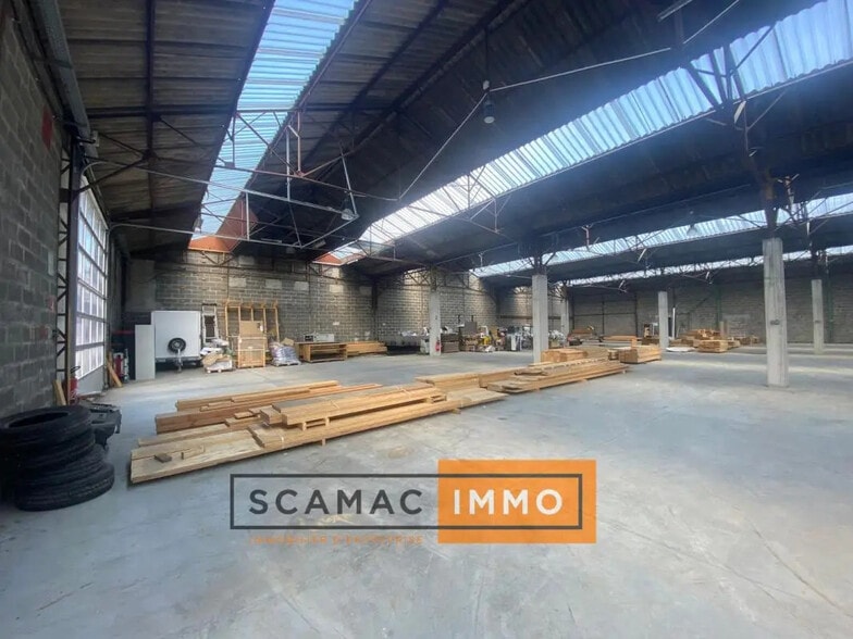 Industrial in Rousset for lease - Interior Photo - Image 2 of 4