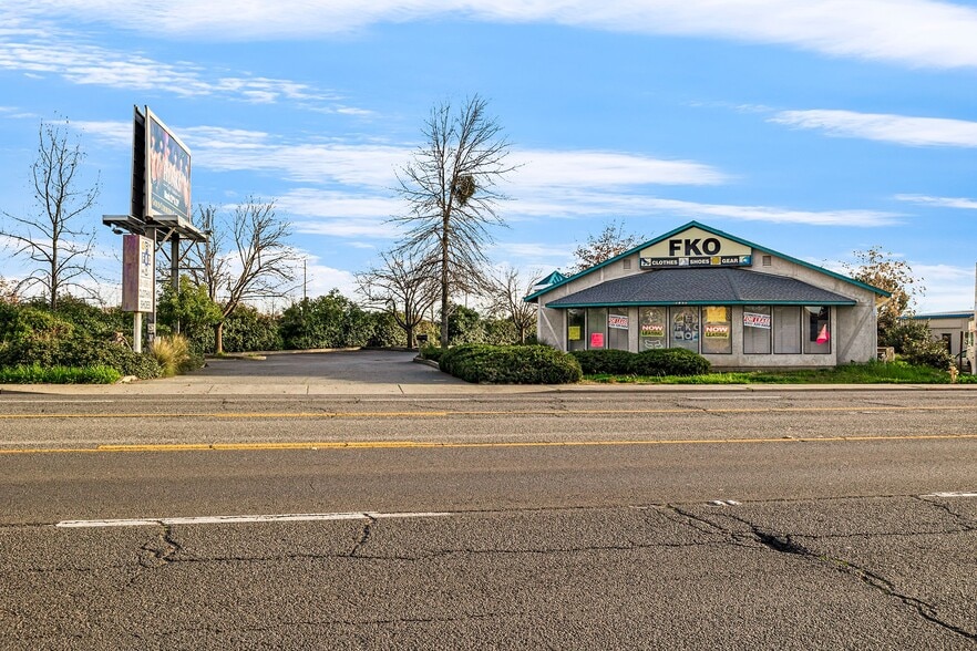 1121 Oro Dam Blvd E, Oroville, CA for lease - Building Photo - Image 3 of 3