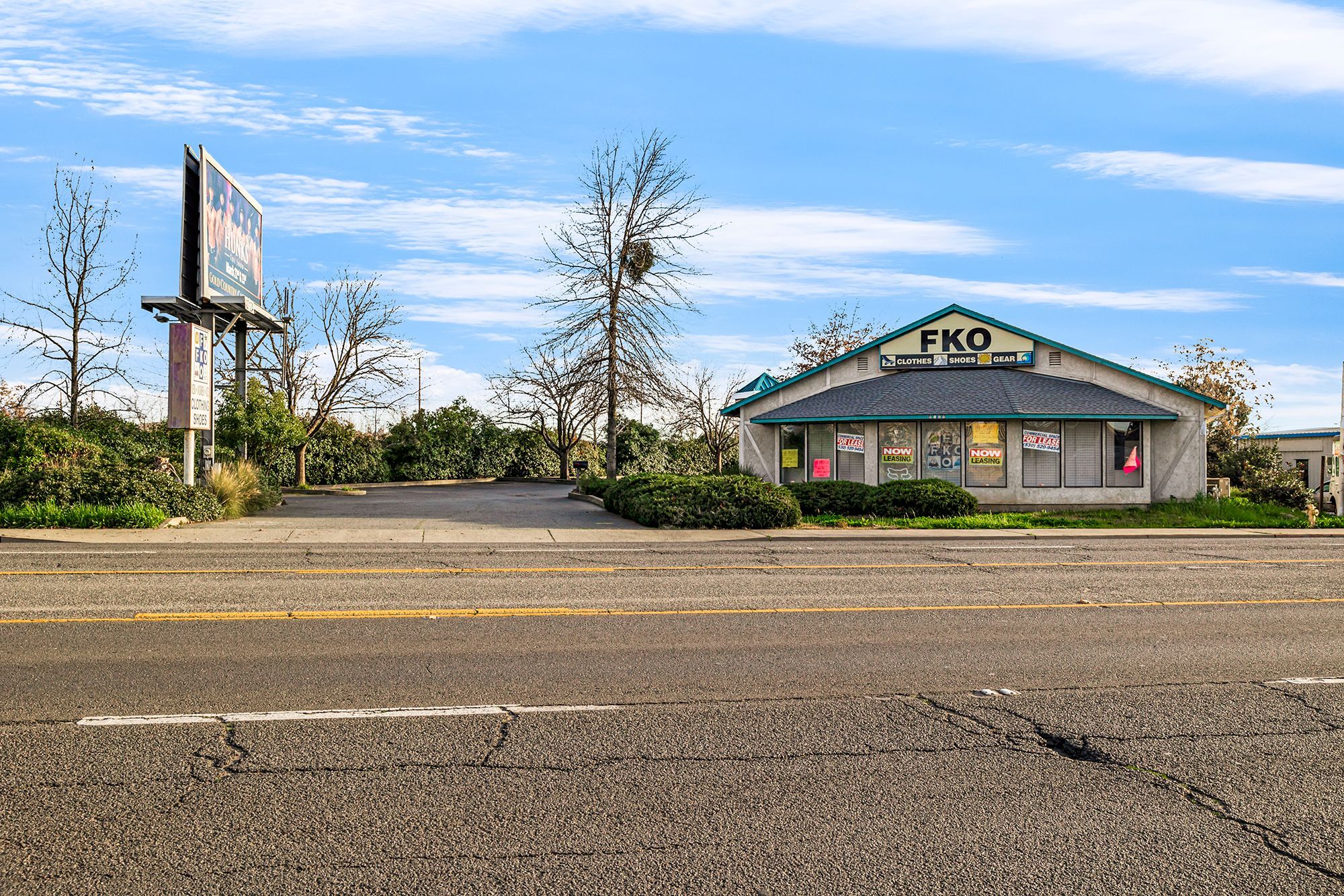 1121 Oro Dam Blvd E, Oroville, CA for lease Building Photo- Image 1 of 5