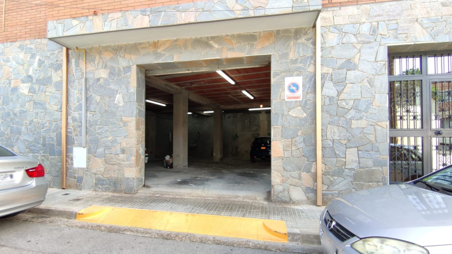 Retail in Rubí, Barcelona for lease Interior Photo- Image 1 of 5