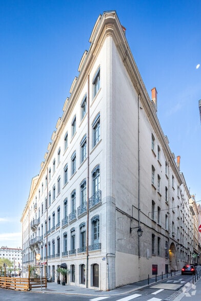 Office in Lyon for lease - Primary Photo - Image 1 of 1