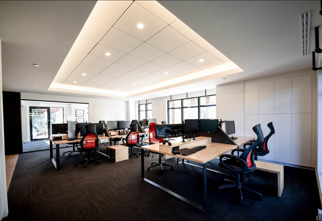 2727 Rue Saint-Patrick, Montréal, QC for lease Interior Photo- Image 1 of 1