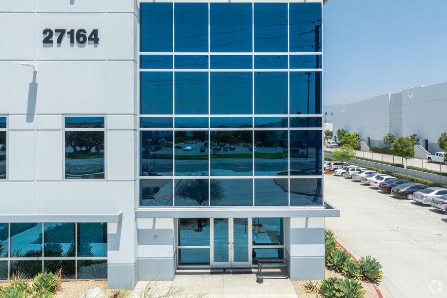 27164 San Bernardino Ave, Redlands, CA for lease - Building Photo - Image 3 of 4