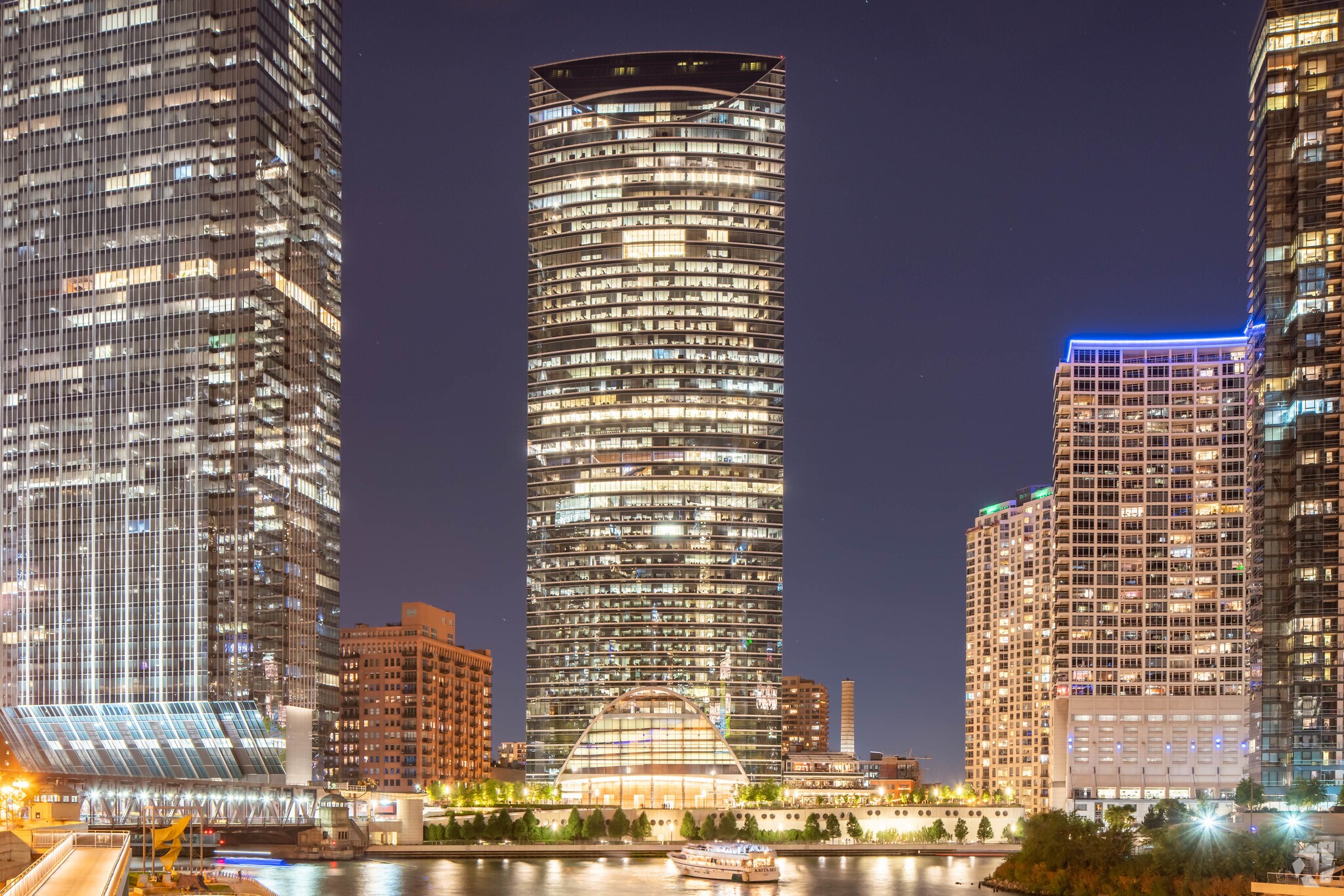 444 W Lake St, Chicago, IL 60606 - River Point | LoopNet