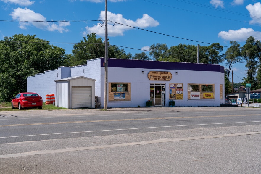 7861 Mystic Lake Dr, Lake, MI for sale - Building Photo - Image 1 of 32