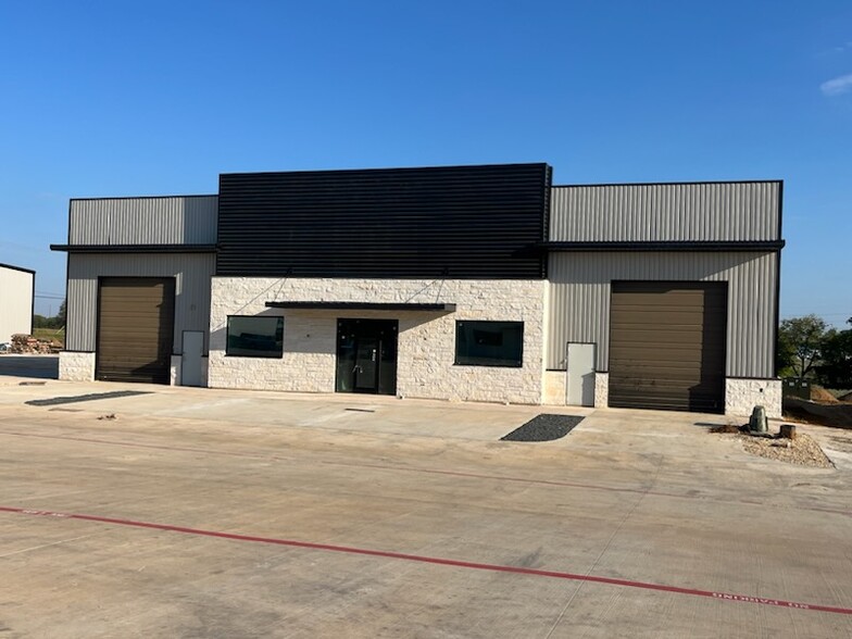 4620 US Highway 377 S, Aubrey, TX for lease - Building Photo - Image 1 of 17