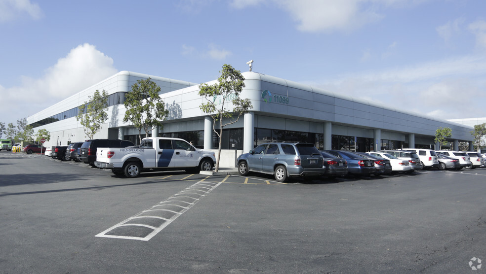 11099 S La Cienega Blvd, Los Angeles, CA for lease - Building Photo - Image 3 of 7