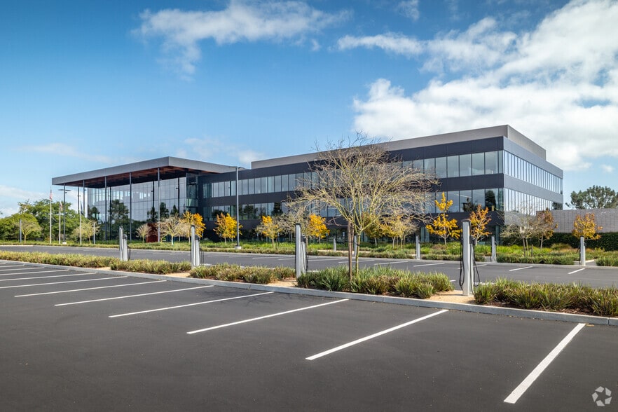 9625 Towne Centre Dr, San Diego, CA for sale - Primary Photo - Image 1 of 1