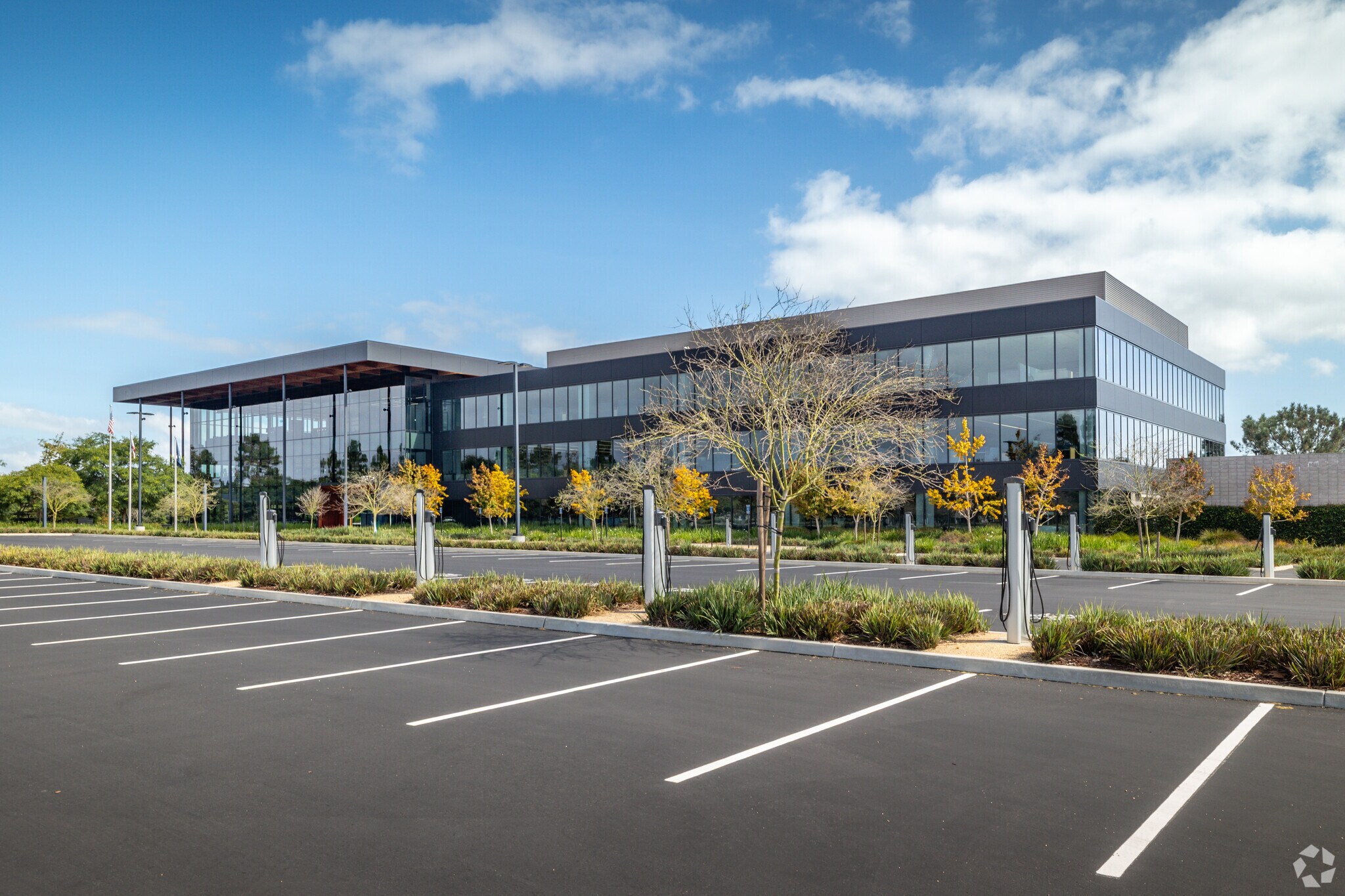 9625 Towne Centre Dr, San Diego, CA for sale Primary Photo- Image 1 of 1