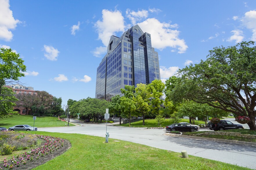 2911 Turtle Creek Blvd, Dallas, TX for lease - Building Photo - Image 1 of 36