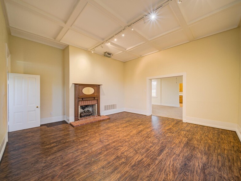 400 S Washington St, Pilot Point, TX for sale - Interior Photo - Image 3 of 13