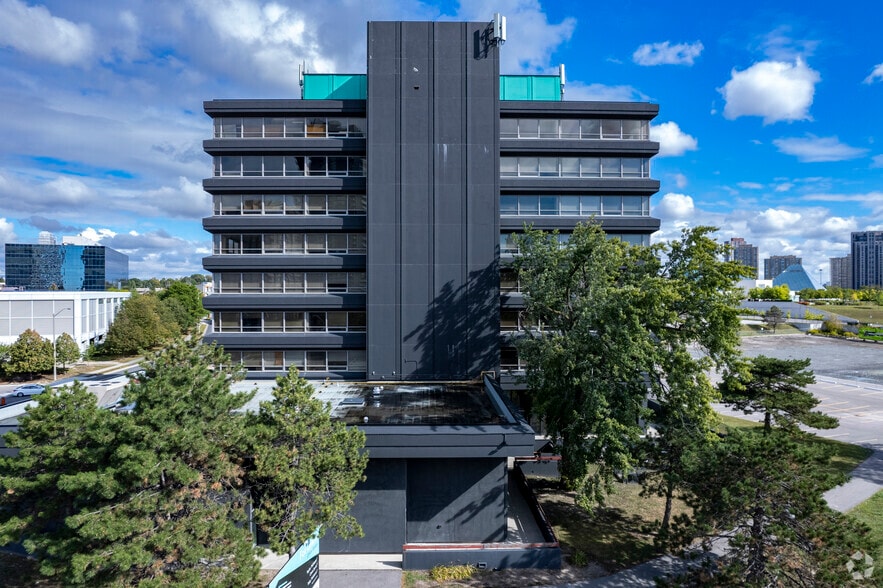 15 Gervais Dr, Toronto, ON for lease - Building Photo - Image 3 of 6