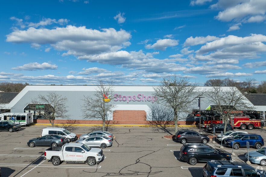 15-27 Temple St, Framingham, MA for lease - Building Photo - Image 2 of 5