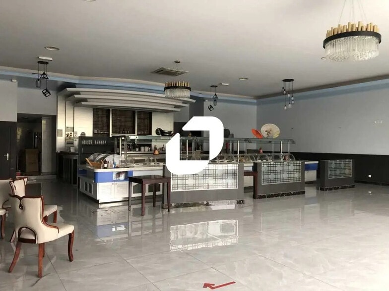 Retail in L'ISLE-ADAM for lease - Interior Photo - Image 3 of 4