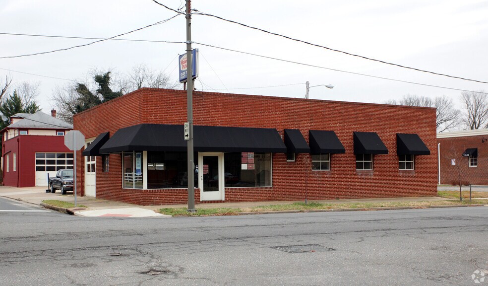 1623 Princess Anne St, Fredericksburg, VA 22401