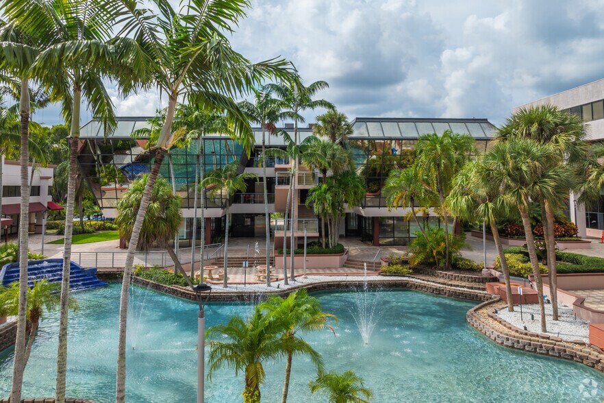 7200 W Camino Real, Boca Raton, FL for sale - Building Photo - Image 2 of 6