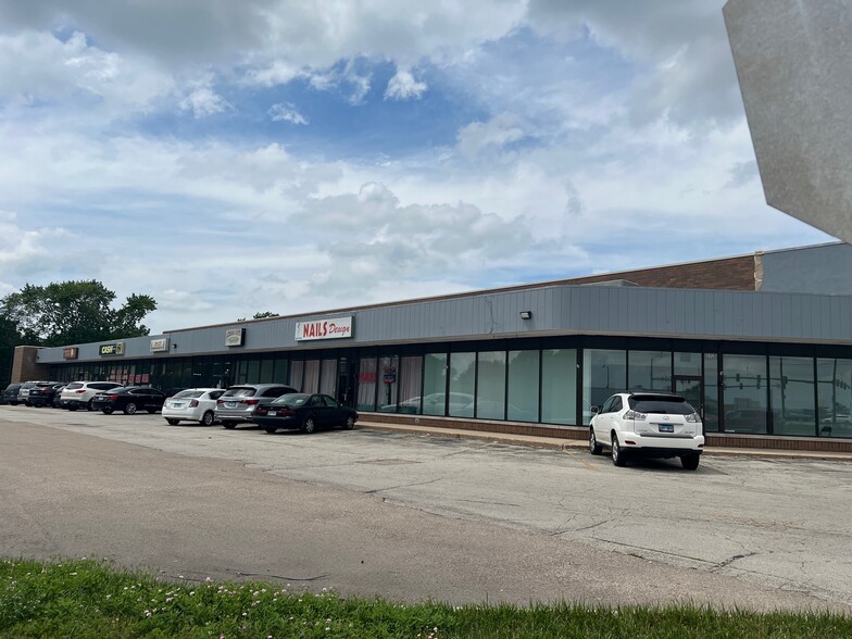 3702-3710 N Main St, Rockford, IL for lease - Building Photo - Image 1 of 18