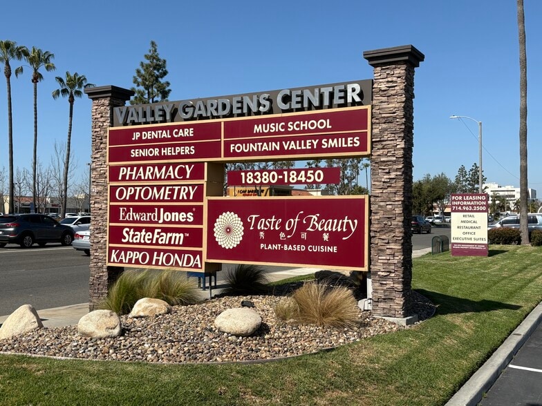 18384-18450 Brookhurst St, Fountain Valley, CA for lease - Building Photo - Image 2 of 3