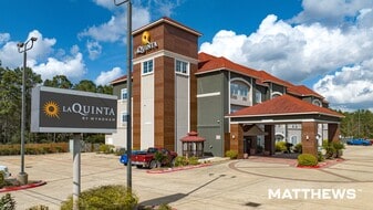 La Quinta Inn & Suites by Wyndham Lumberton - Motel