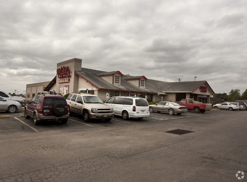 300 W Expressway 83, Weslaco, TX for lease - Primary Photo - Image 1 of 4