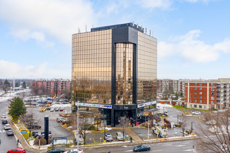 1200 Boul Chomedey, Laval, QC for sale - Primary Photo - Image 1 of 1