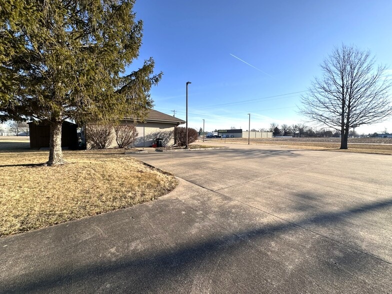 220 SW 5th St, Woodhull, IL for sale - Building Photo - Image 2 of 45