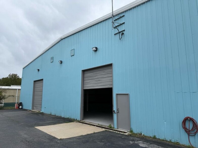 2011 Factory Ln, Petersburg, VA for lease - Primary Photo - Image 1 of 5