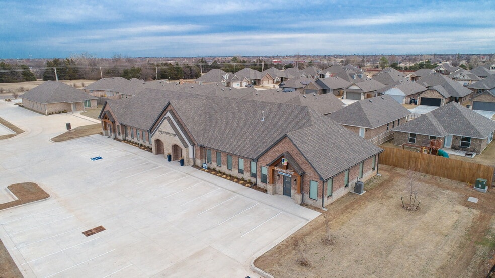 13901 S Western Ave, Oklahoma City, OK for lease - Building Photo - Image 3 of 18