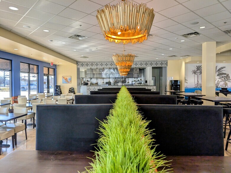 5204 Colleyville Blvd, Colleyville, TX for lease - Lobby - Image 3 of 27