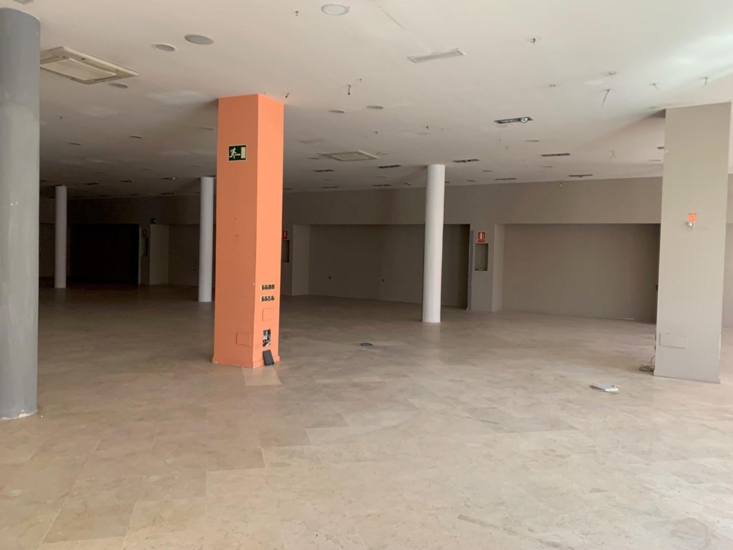 Retail in SEVILLA for lease Building Photo- Image 1 of 10