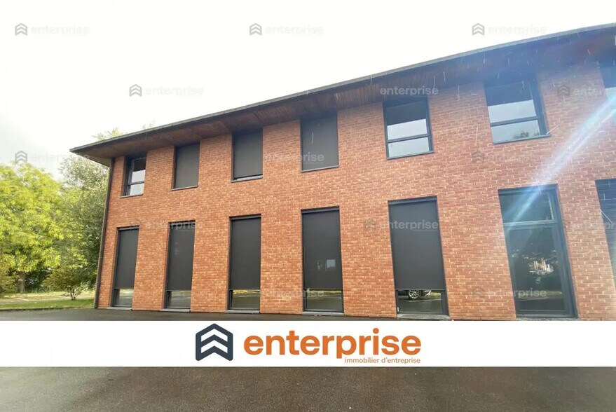Office in Wambrechies for lease - Building Photo - Image 1 of 9